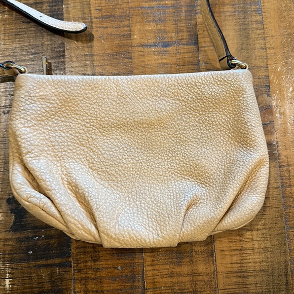 MARC JACOBS small crossbody bag in tan - Picture 4 of 7